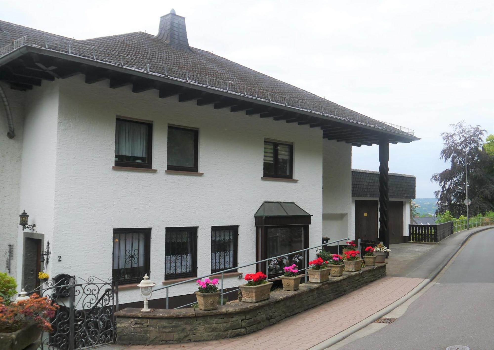 Vulkaneifel-Ferienwohnungen Am Felsenpfad Gerolstein Exterior photo